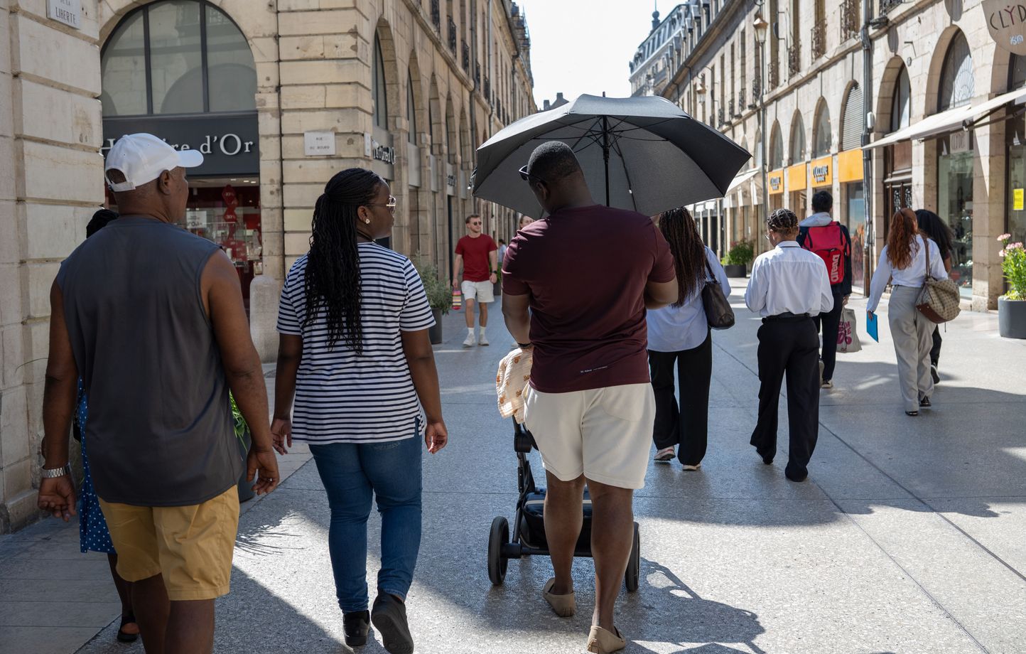 Francia está caliente, la confusión en torno a Irán y el asunto Lyhanna empeora Francia está caliente, la confusión en torno a Irán y el asunto Lyhanna empeora